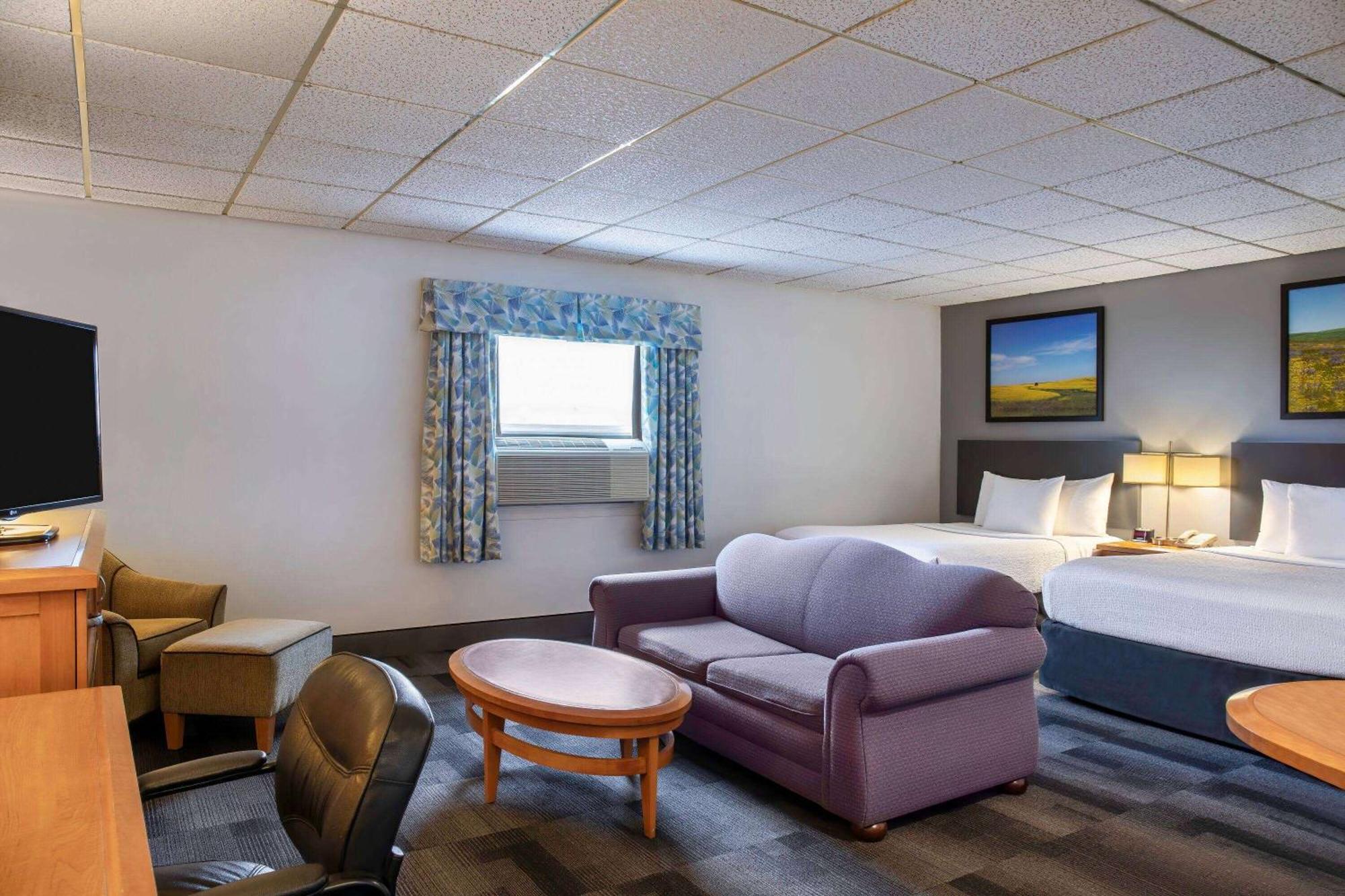 Days Inn & Conference Centre By Wyndham Camrose Norsemen Zewnętrze zdjęcie