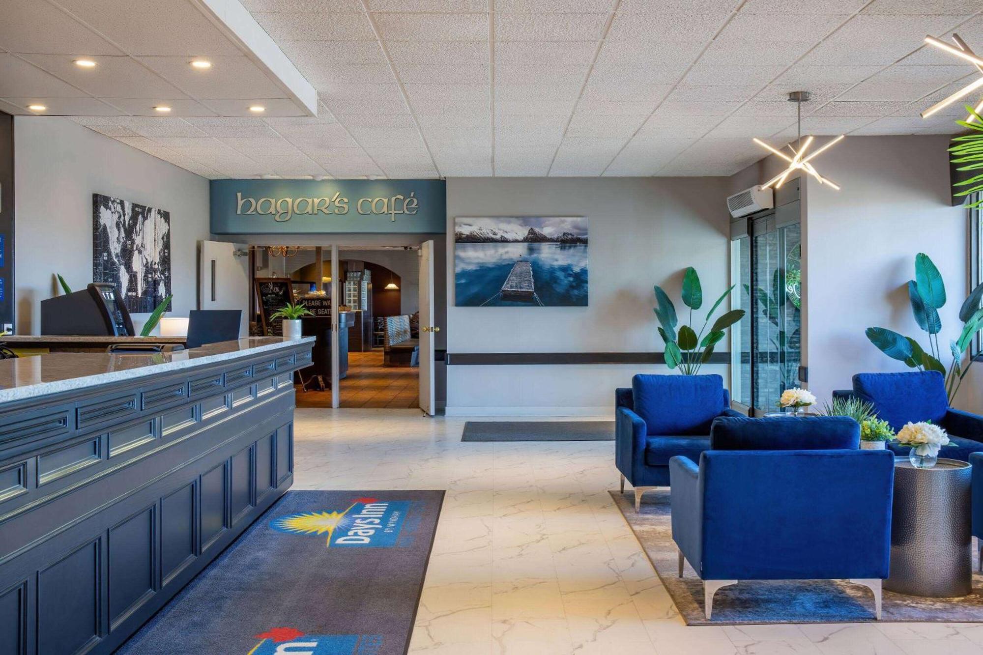 Days Inn & Conference Centre By Wyndham Camrose Norsemen Zewnętrze zdjęcie