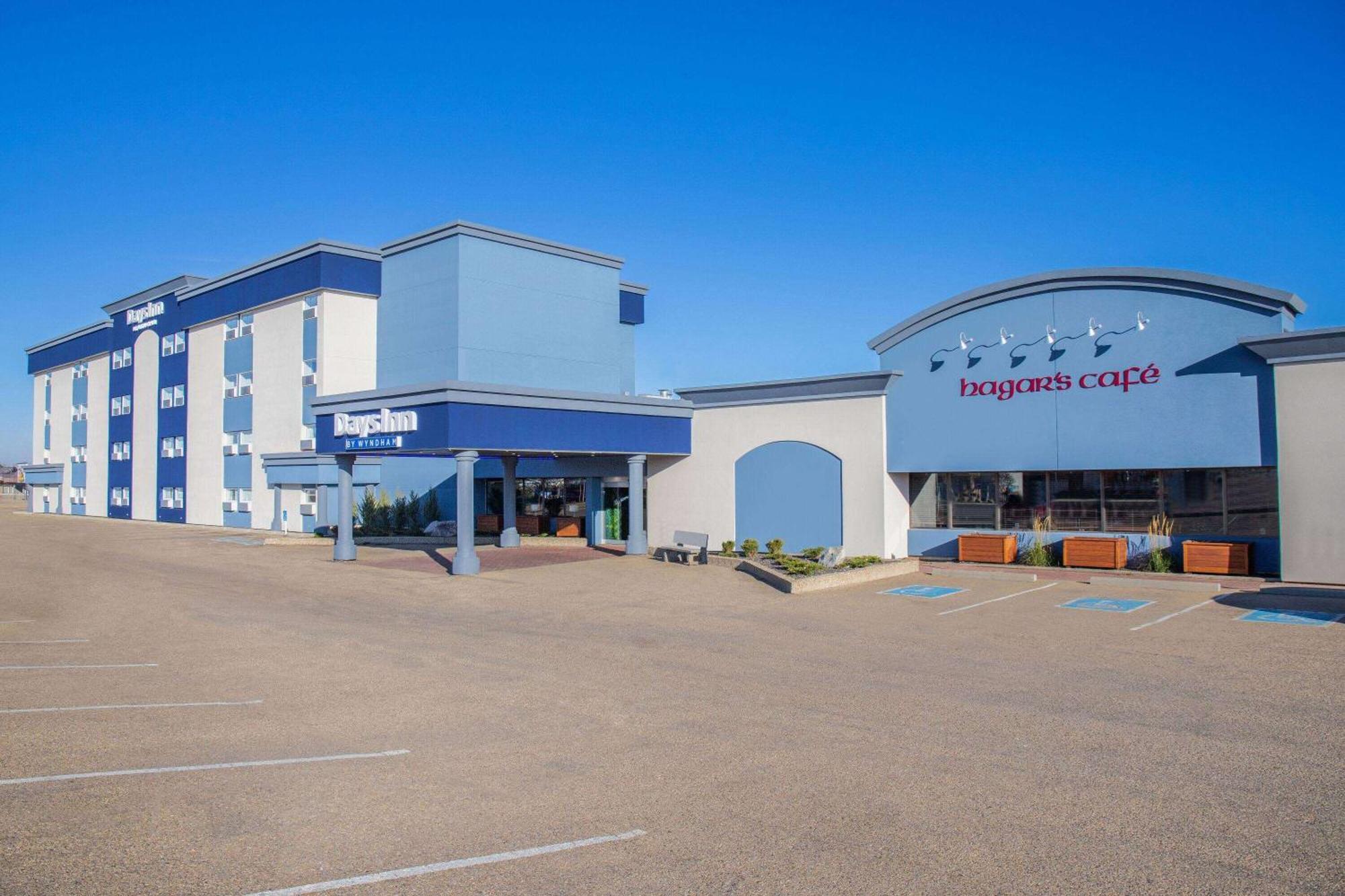 Days Inn & Conference Centre By Wyndham Camrose Norsemen Zewnętrze zdjęcie